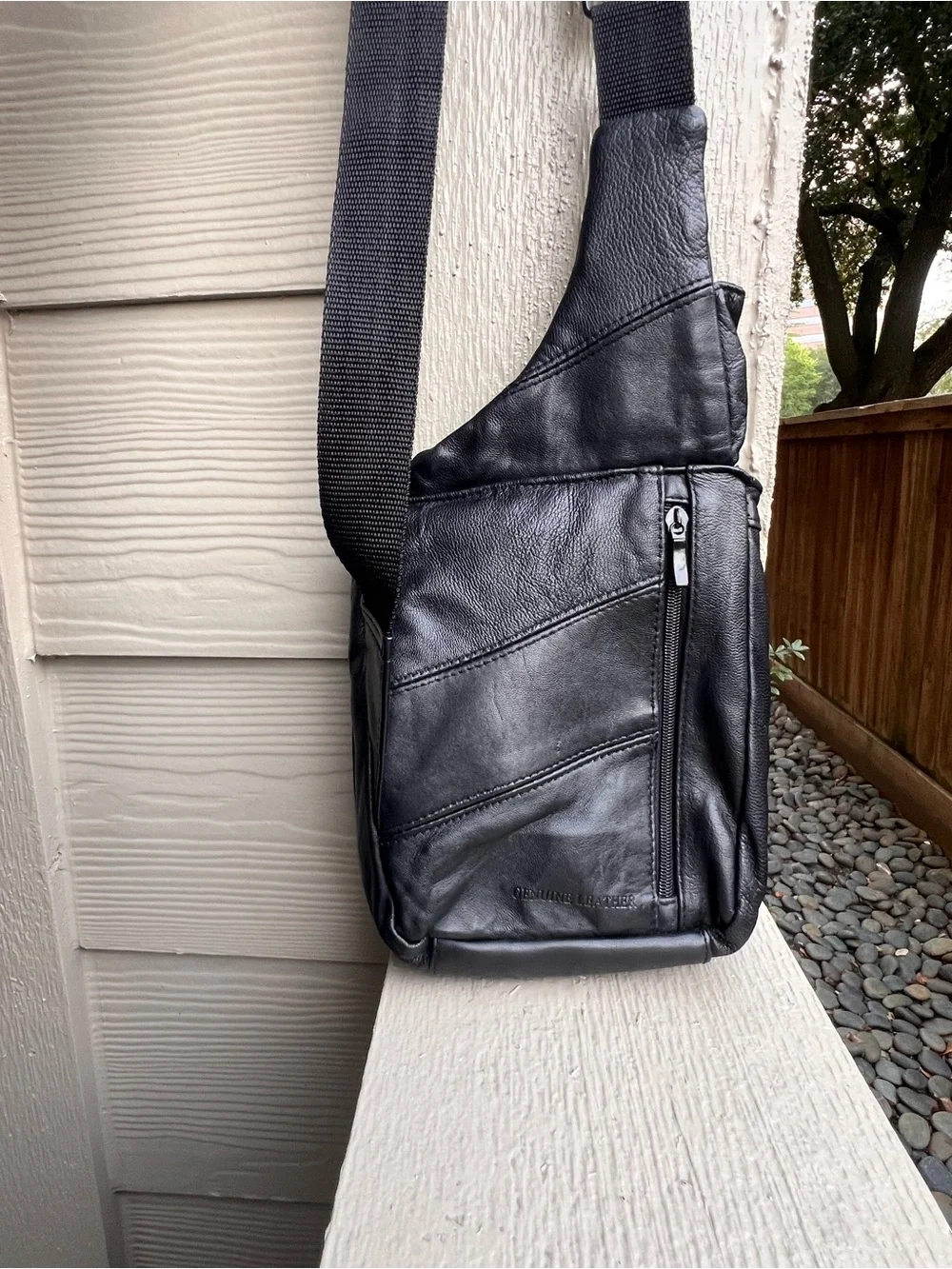 Buxton Genuine Leather Crossbody Organizer Travel Bag Black Multi Pocket Purse
